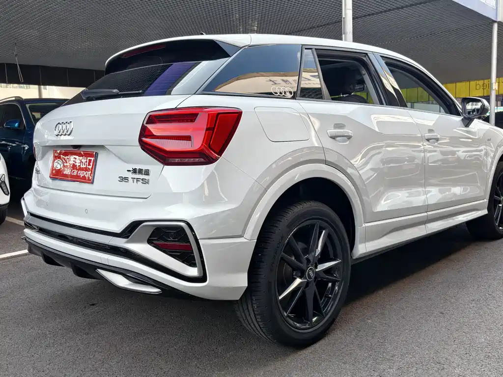 Audi Q2L 2022 — фото 4