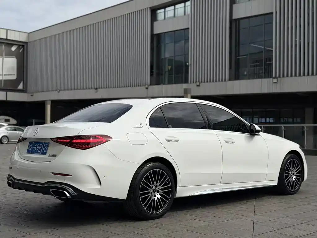 Mercedes-Benz C-Class 2025 — фото 9
