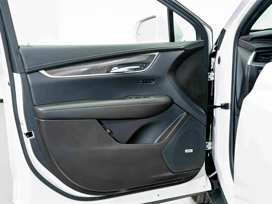 Cadillac XT5 2024 — фото 16