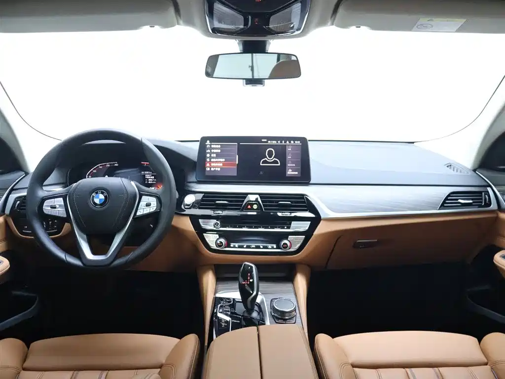 BMW 6 Series GT 2023 — фото 13