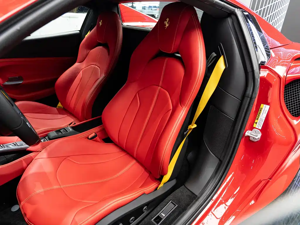 Ferrari F8 2022 — фото 8