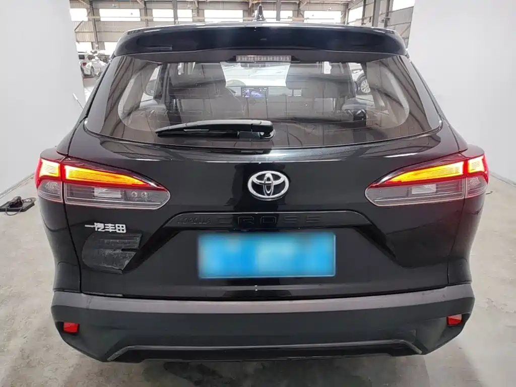 Toyota Corolla Cross 2023 — фото 4