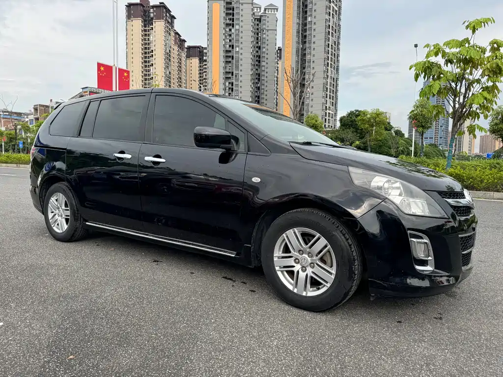 Mazda 8 2012