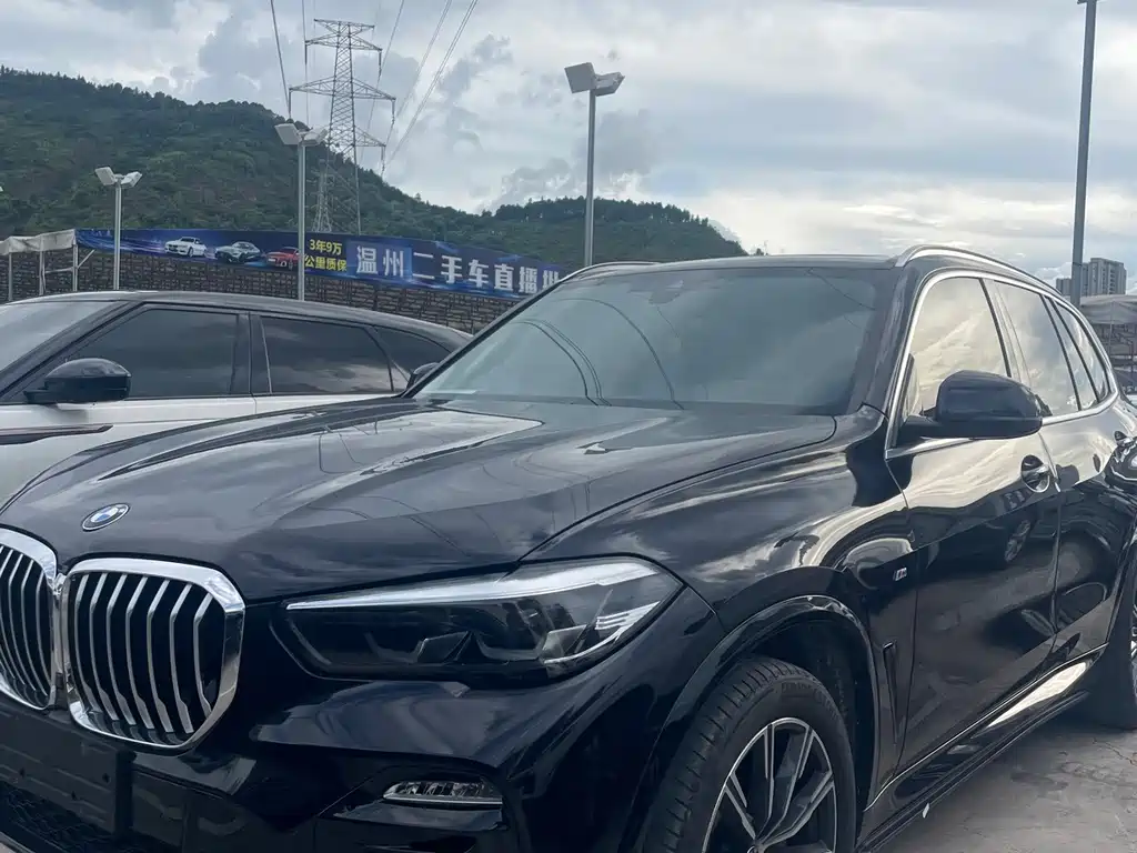 BMW X5 2021 — фото 1