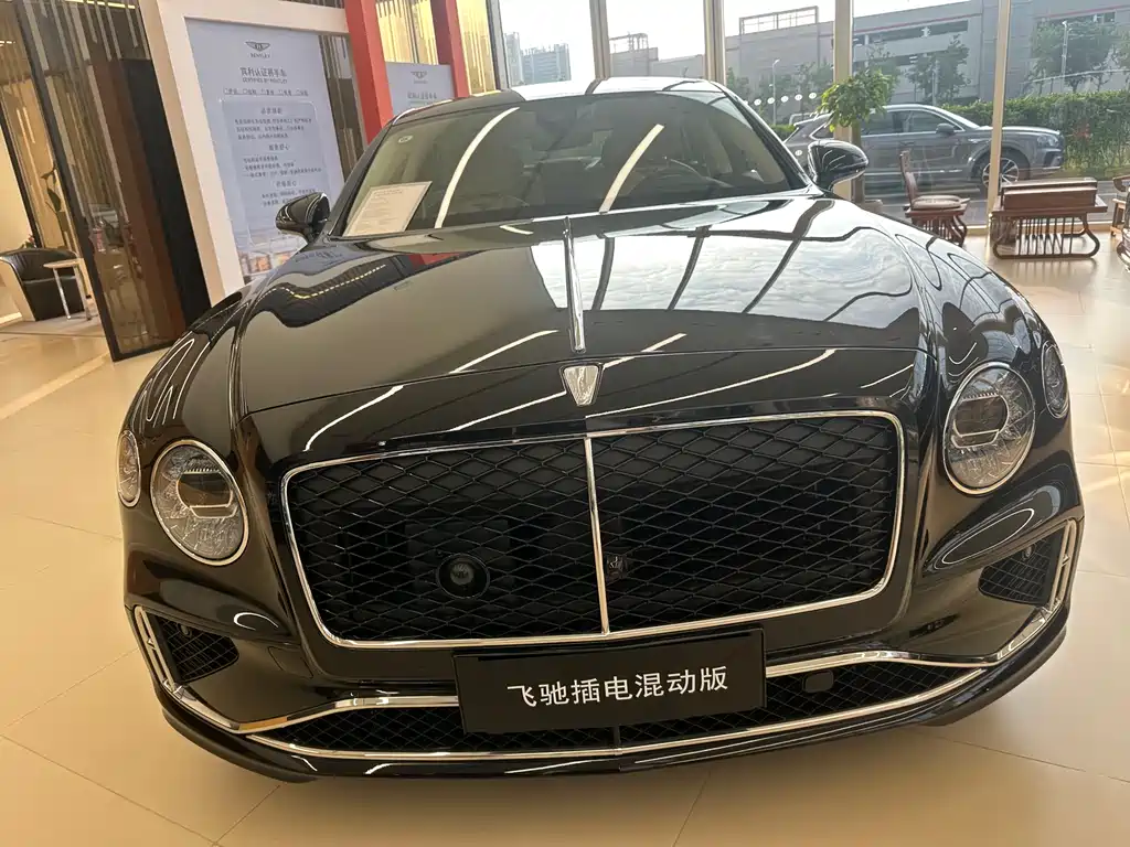 Bentley Flying Spur PHEV — фото 2