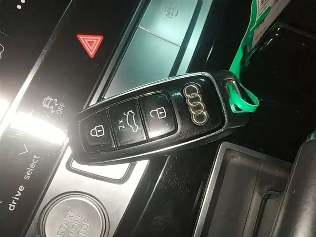 Audi Q7 2020 — фото 9