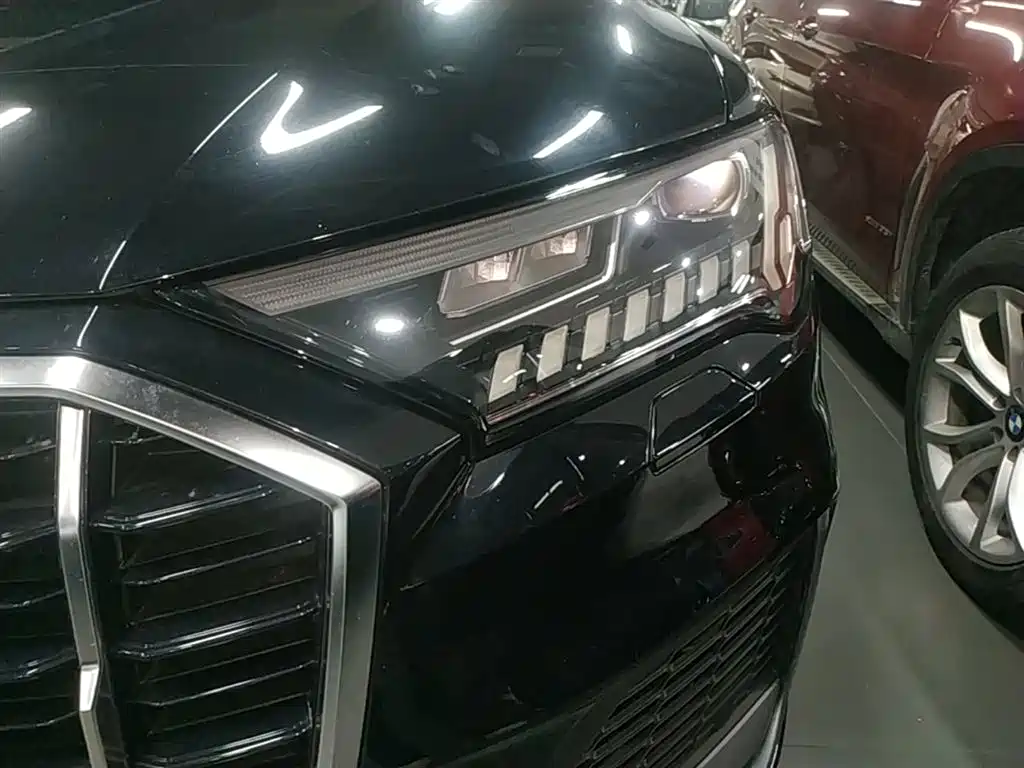 Audi Q7 2020 — фото 24