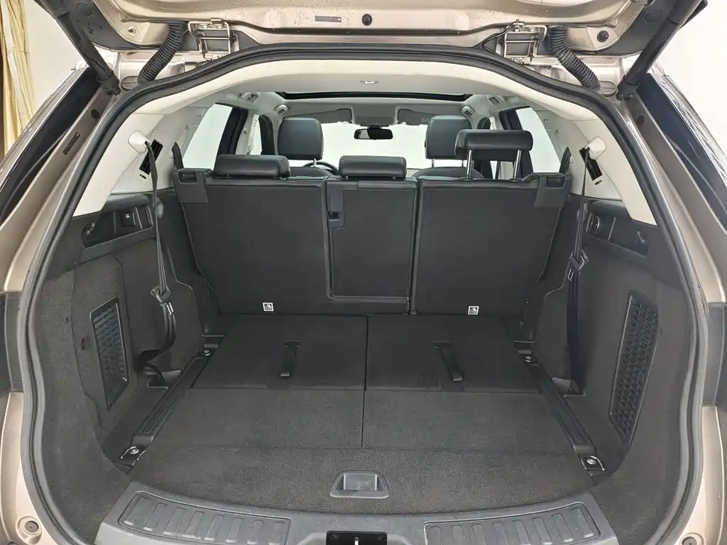 Land Rover Discovery Sport 2017 — фото 14