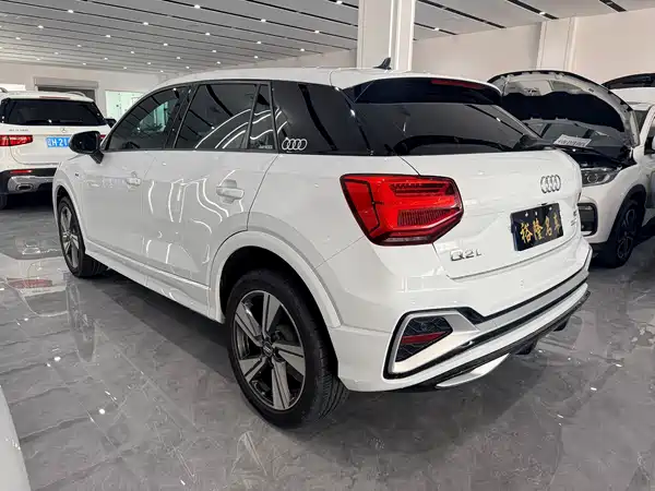 Audi Q2L 2022