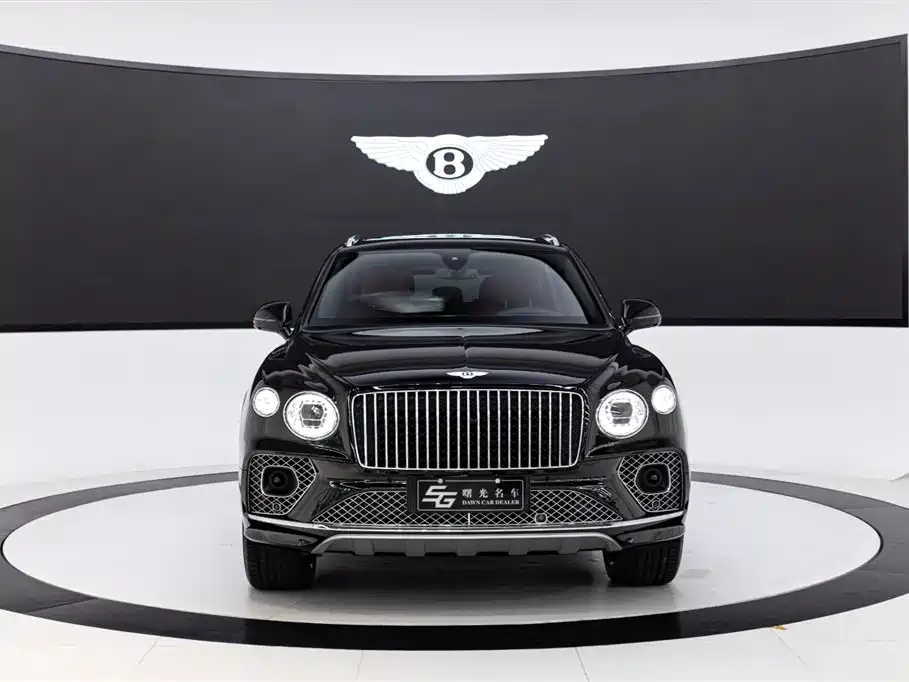 Bentley Bentayga 2023 — фото 3