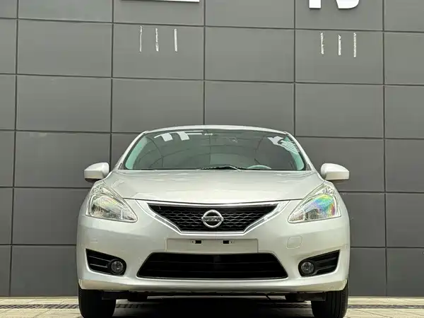 Nissan Tiida 2011