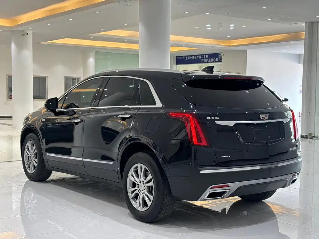 Cadillac XT5 2021 — фото 6