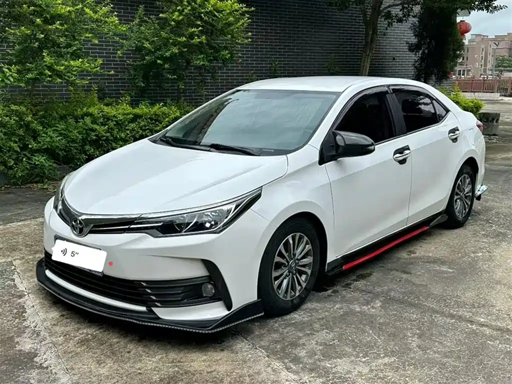 Toyota Corolla 2019 — фото 1