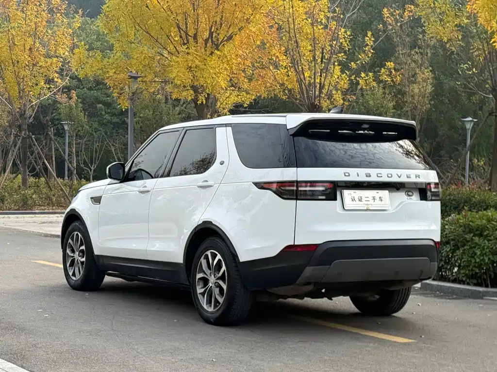 Land Rover Discovery 2017 — фото 9