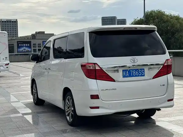 Toyota Alphard 2014