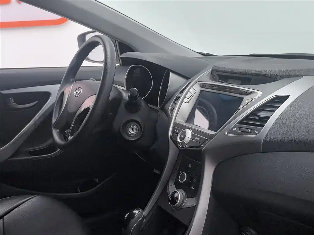 Hyundai Elantra Langdong 2016 — фото 22