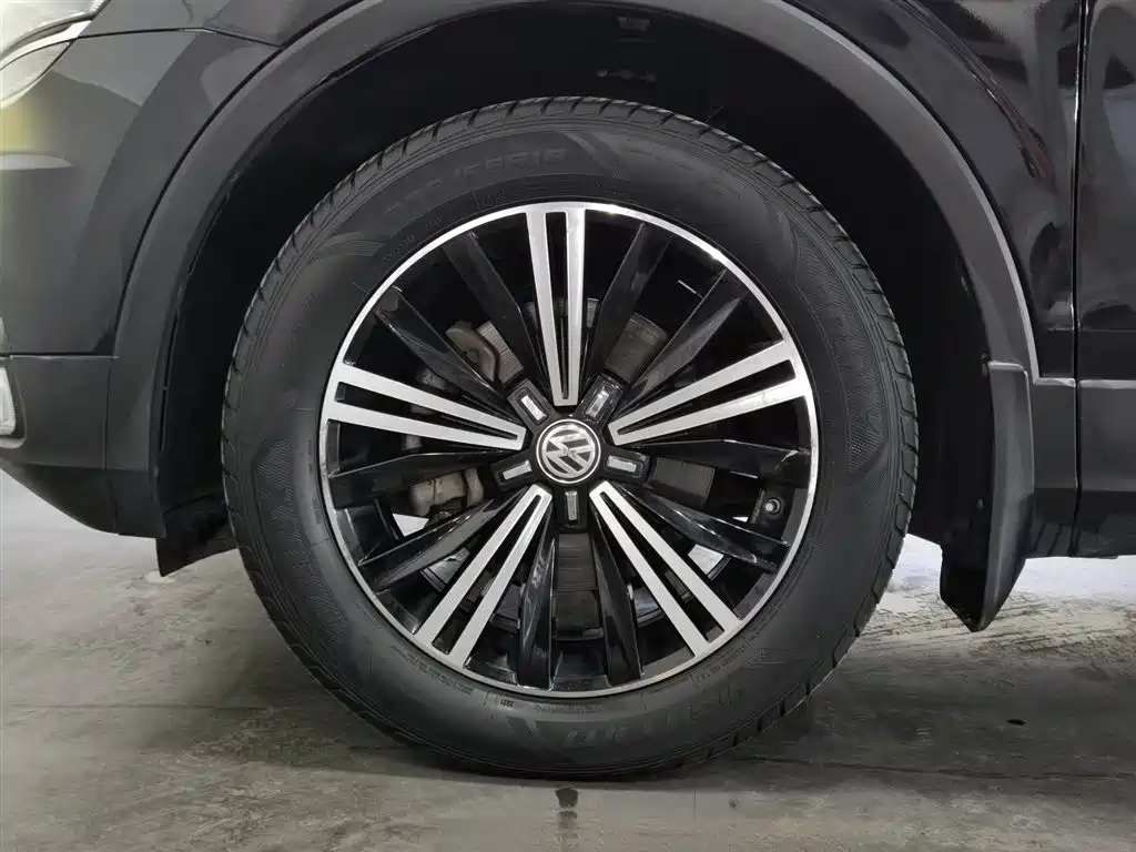 Volkswagen Tiguan L 2017 — фото 17