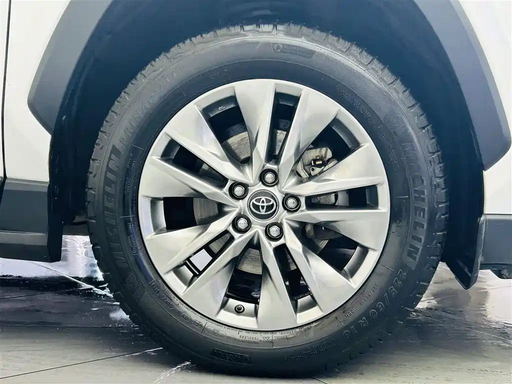 Toyota Wildlander 2021 — фото 10