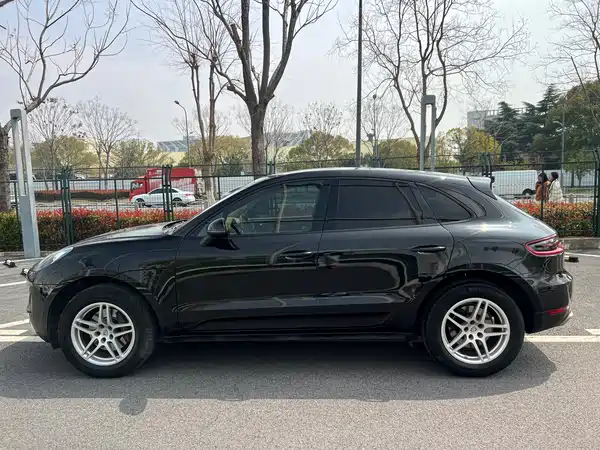 Porsche Macan 2014
