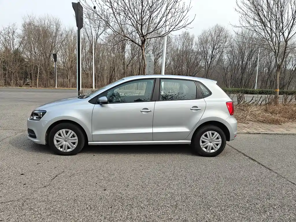 Volkswagen Polo 2017 — фото 15