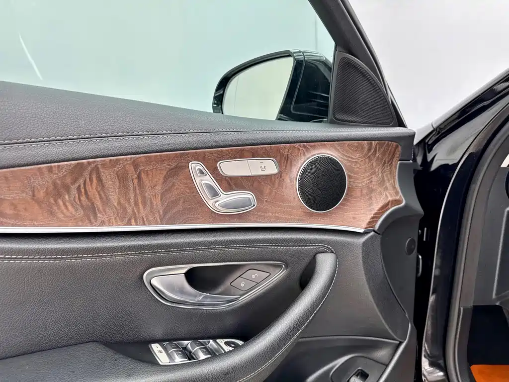 Mercedes-Benz E-Class 2019 — фото 8