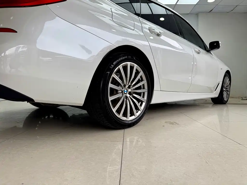 BMW 6 Series GT 2019 — фото 20