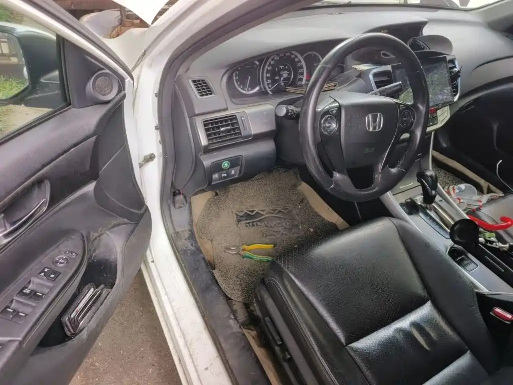 Honda Accord 2015 — фото 14
