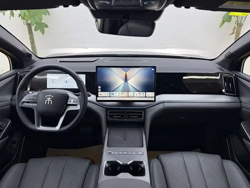 BYD L DM-i 2026 — фото 7