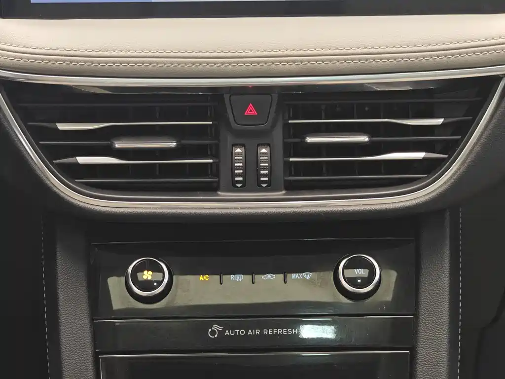 Ford Escape 2020 — фото 17