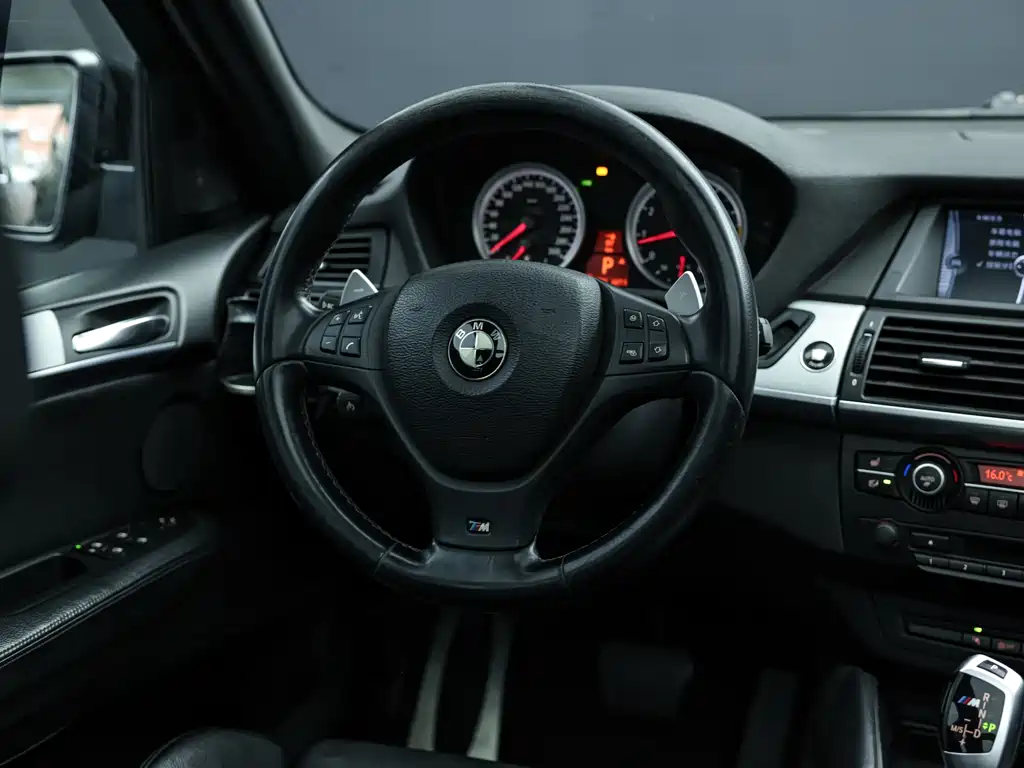 BMW X5 M 2011 — фото 13