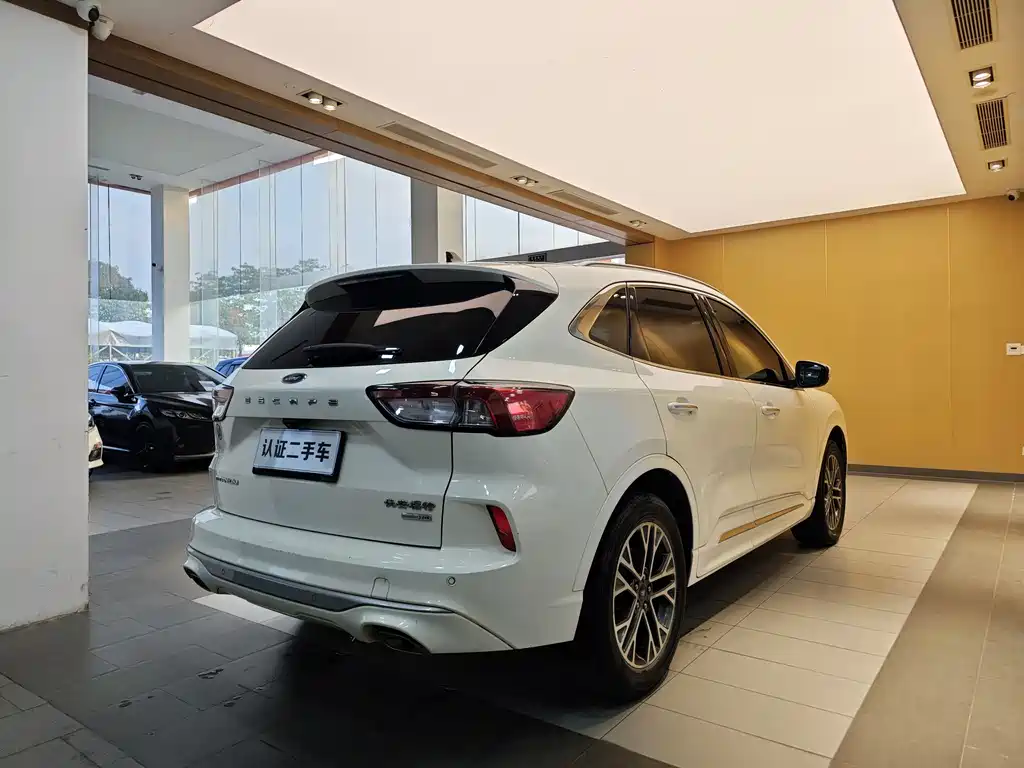 Ford Escape 2020 — фото 30