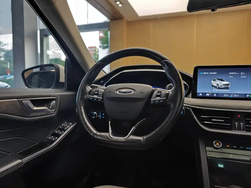 Ford Escape 2020 — фото 15