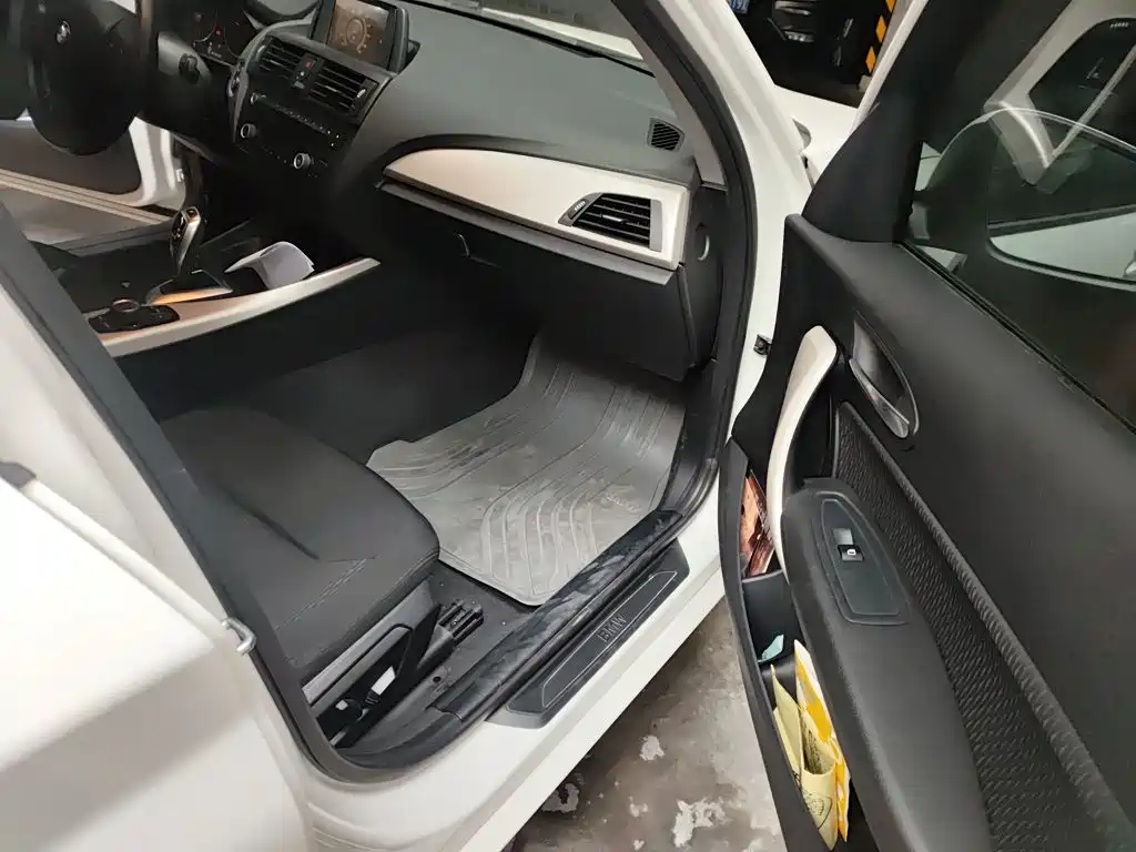 BMW 1 Series 2015 — фото 20
