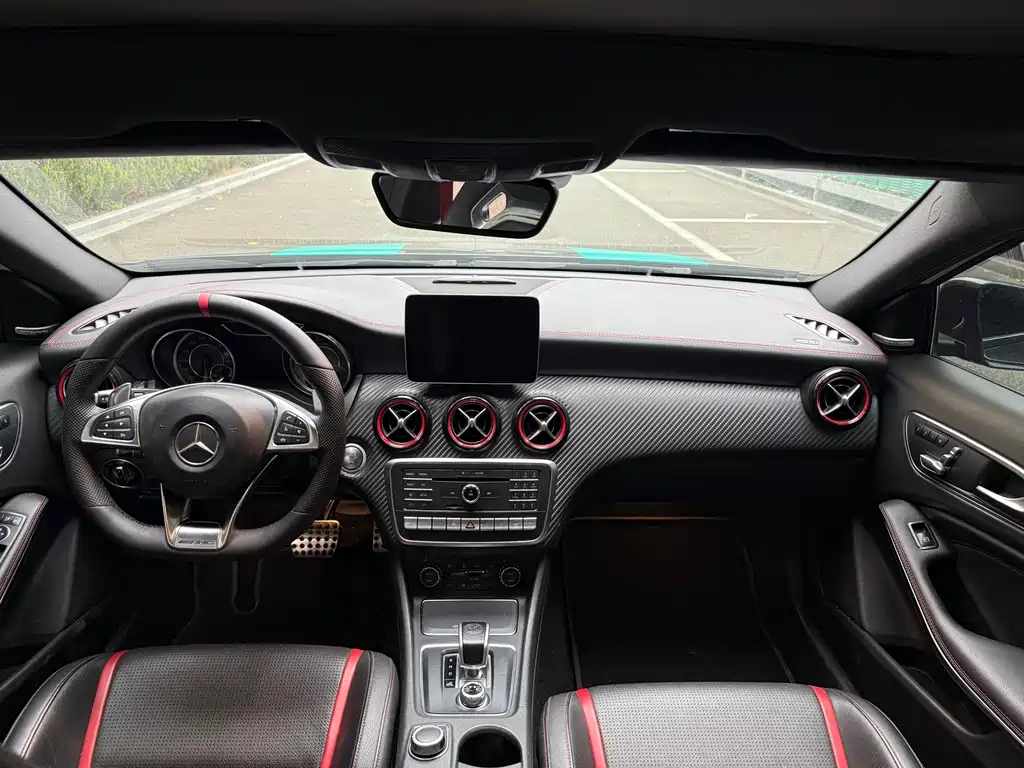 Mercedes-Benz A-Class AMG 2018 — фото 4