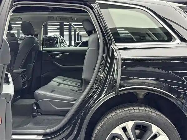 Audi Q7 2023