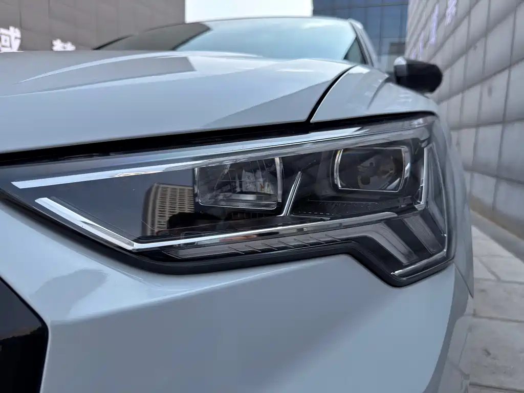 Audi Q3 Sportback 2022 — фото 11