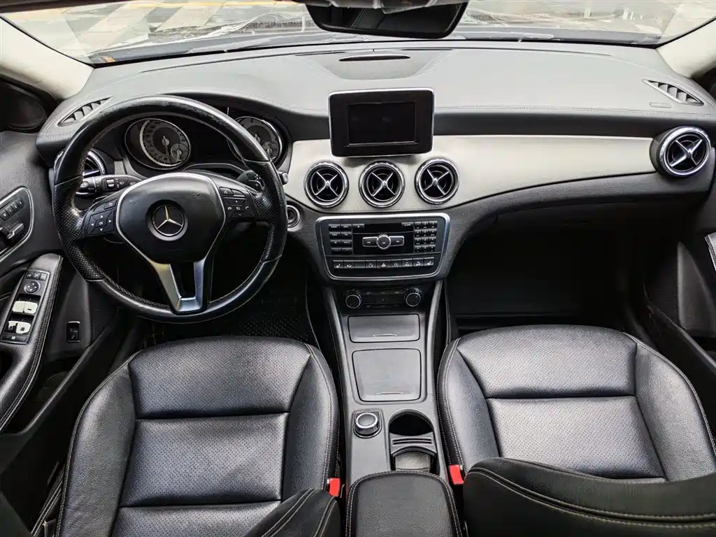 Mercedes-Benz GLA 2015 — фото 15