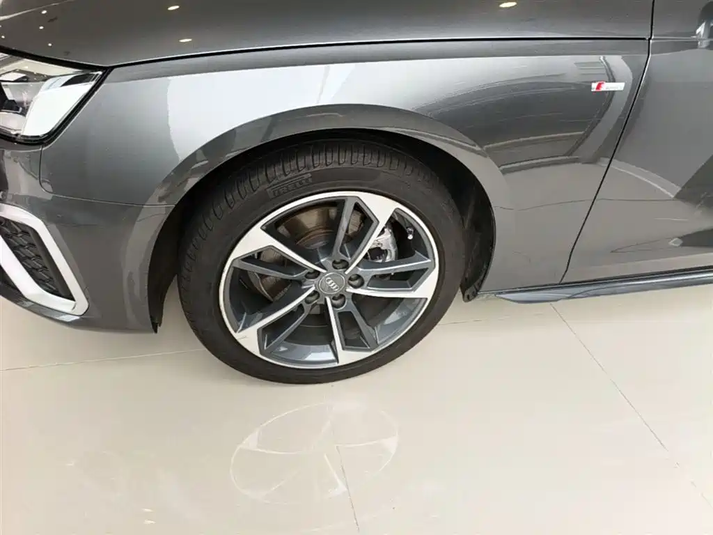 Audi A4L 2020 — фото 23