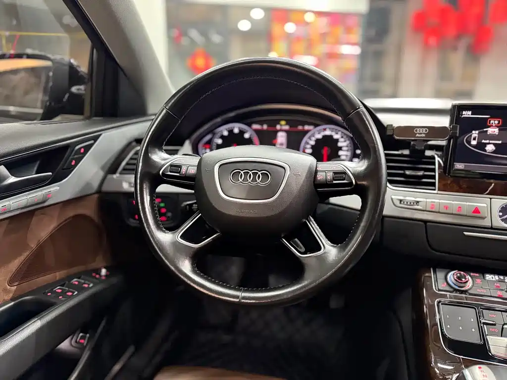 Audi A8 2017 — фото 10