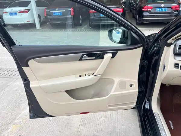 Volkswagen Magotan 2012