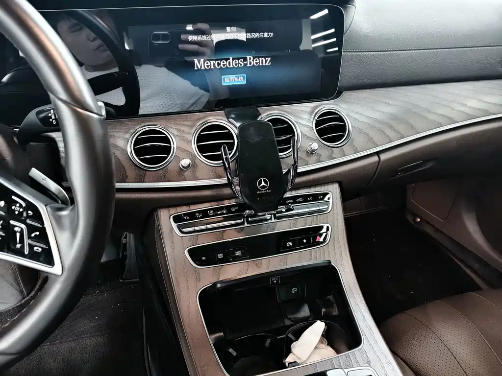 Mercedes-Benz E-Class 2023 — фото 10