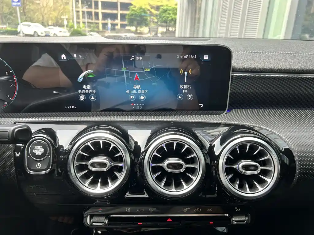 Mercedes-Benz A-Class 2020 — фото 12