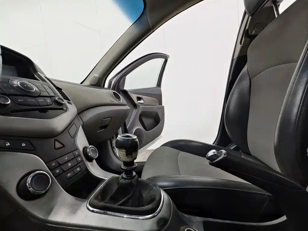 Chevrolet Cruze 2013 — фото 12