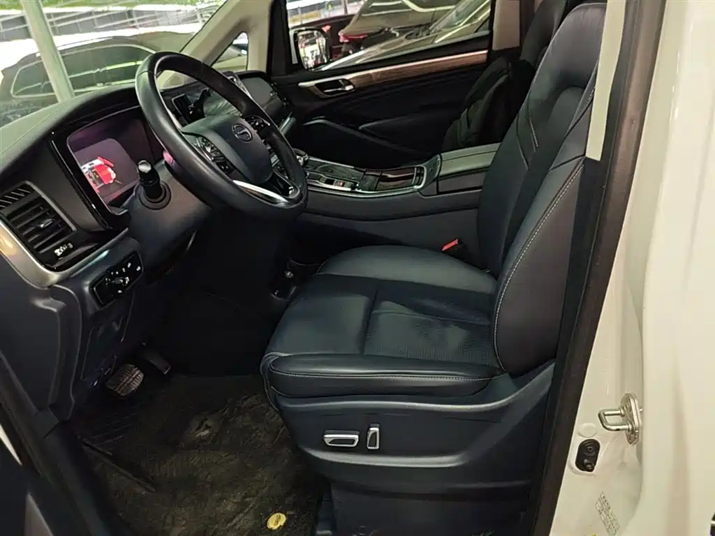 GAC Motor Trumpchi M8 2022 — фото 15