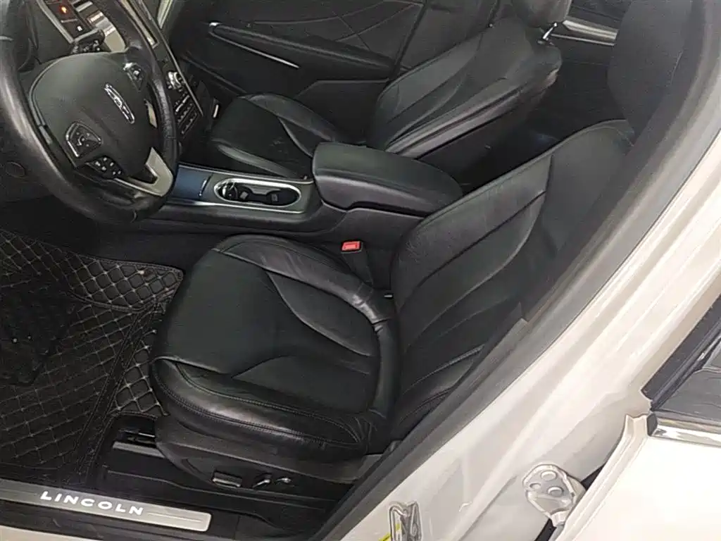 Lincoln MKC 2020 — фото 15