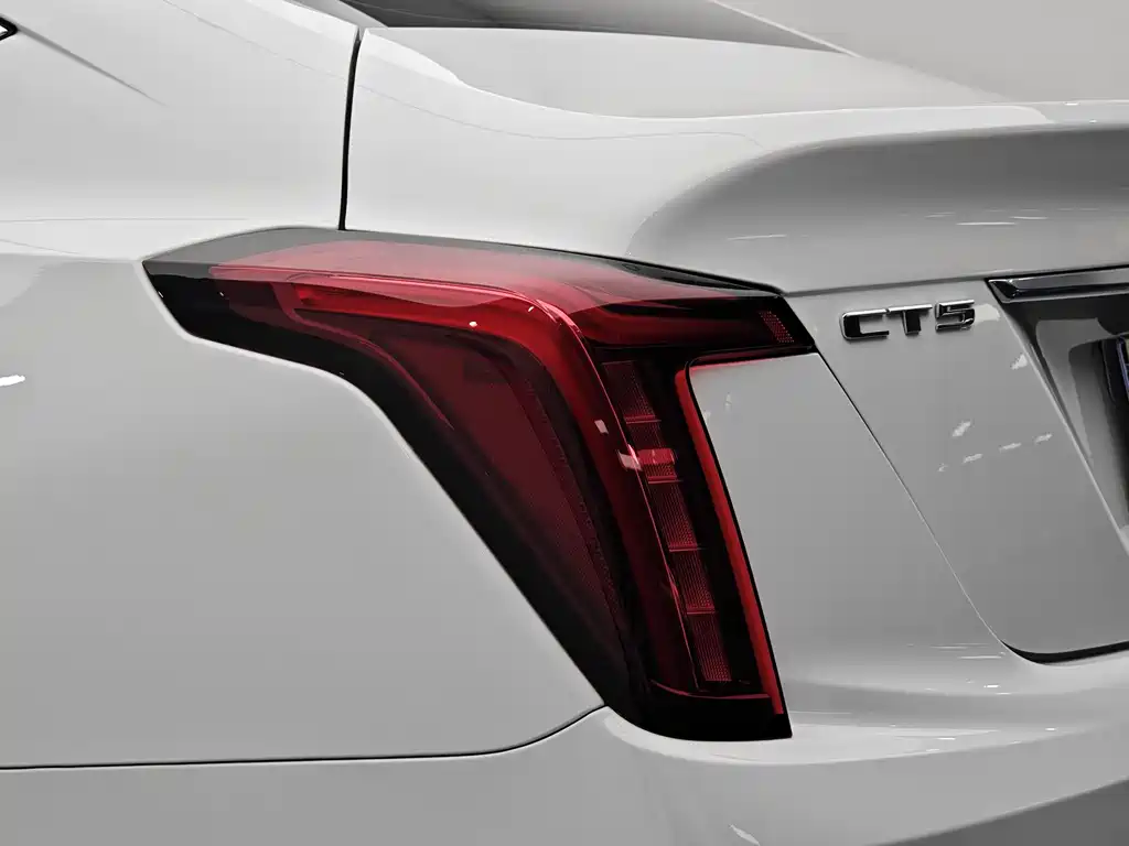 Cadillac CT5 2022 — фото 9