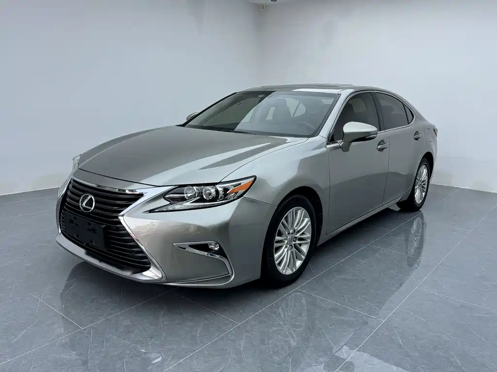 Lexus ES 2017 — фото 1