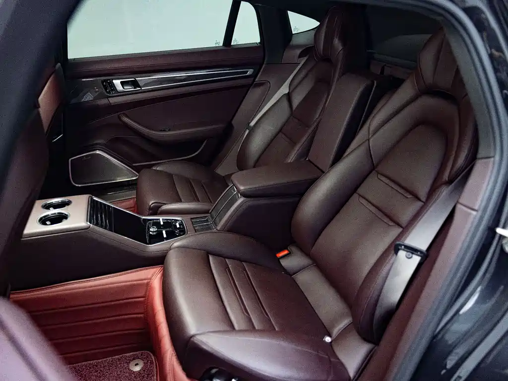 Porsche Panamera 2021 — фото 18