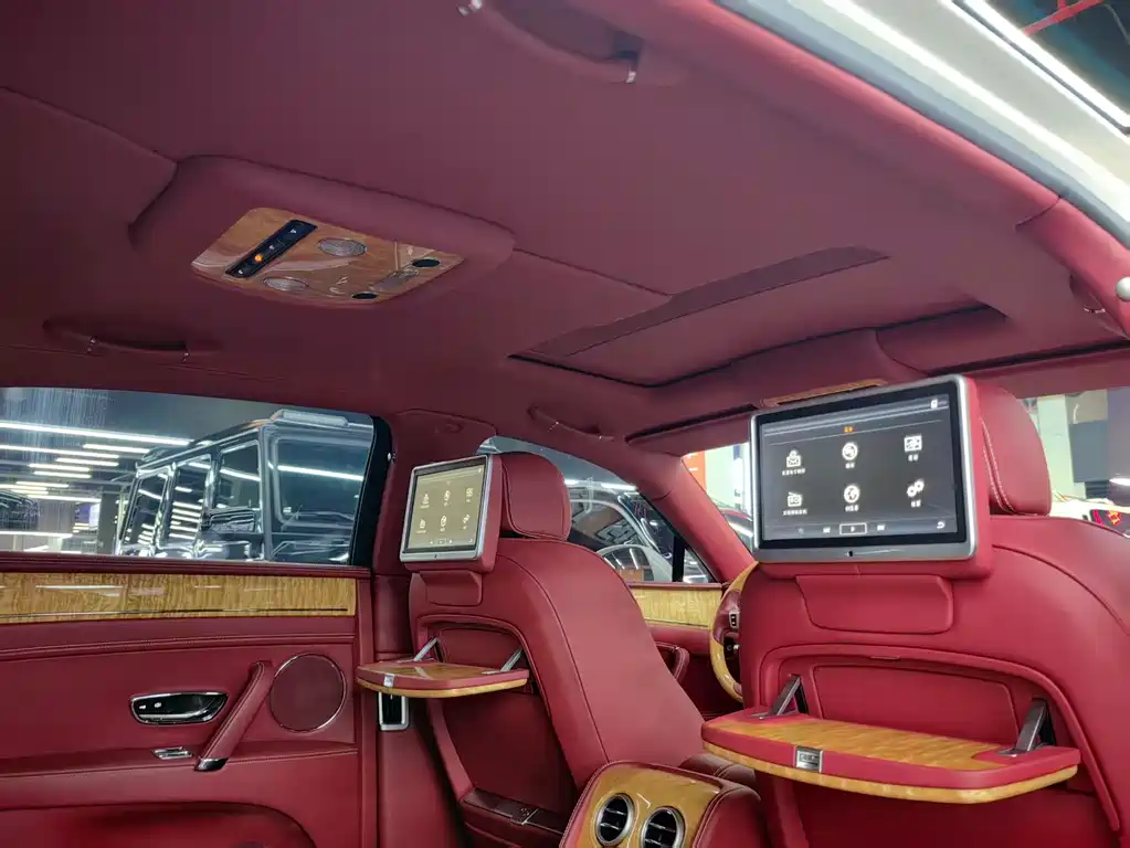 Bentley Flying Spur 2017 — фото 10