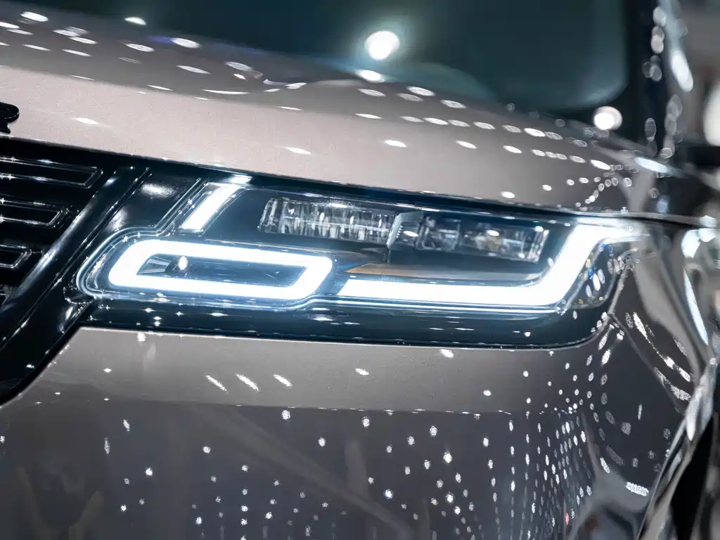 Land Rover Velar 2023 — фото 3